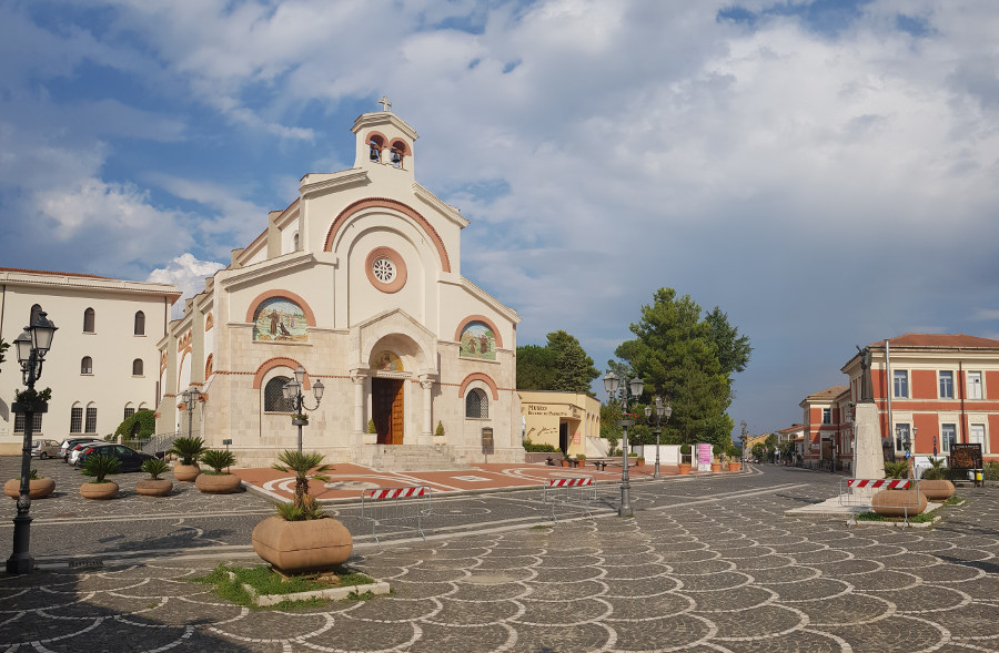 Chiesa Di Padre Pio A Pietrelcina PIETRELCINA Foto del paese di Padre Pio
